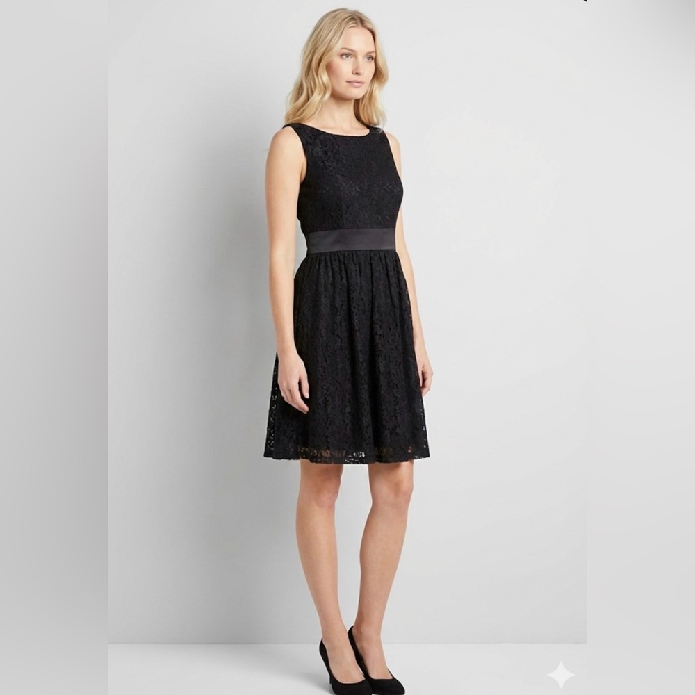 NWT‎ Lauren by Ralph Lauren black lace Cocktail Vback dress size 14